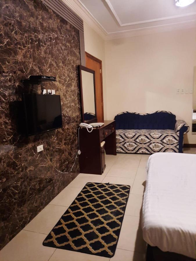 شقق العنوان للوحدات المخدومة Alanwaan Apartments For Serviced Units 达曼 外观 照片