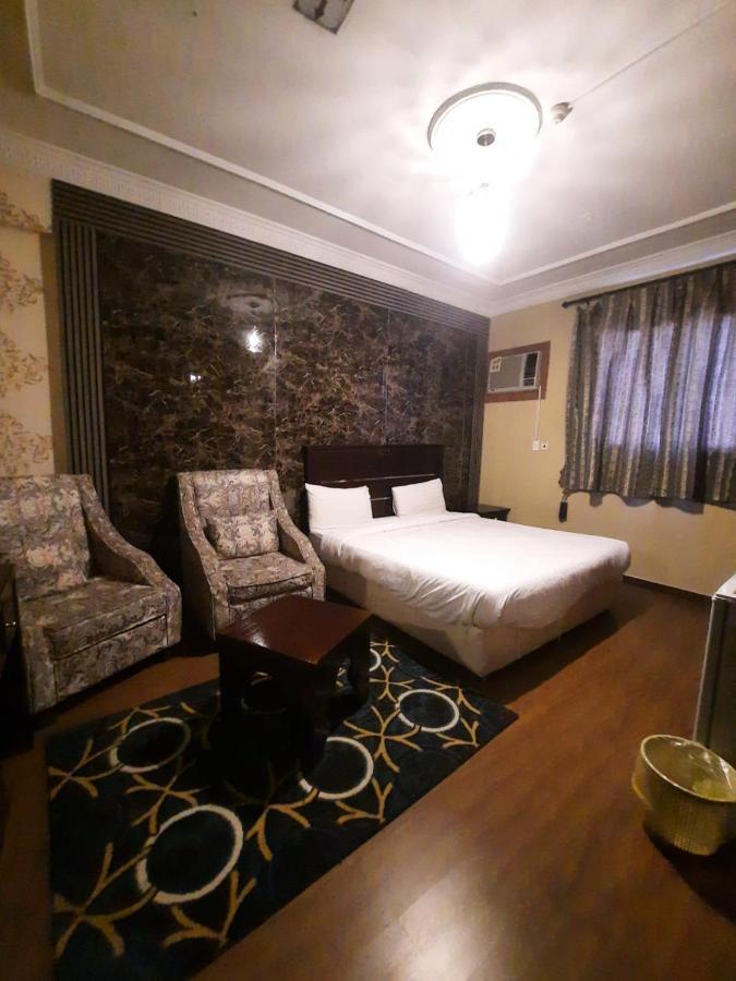 شقق العنوان للوحدات المخدومة Alanwaan Apartments For Serviced Units 达曼 外观 照片